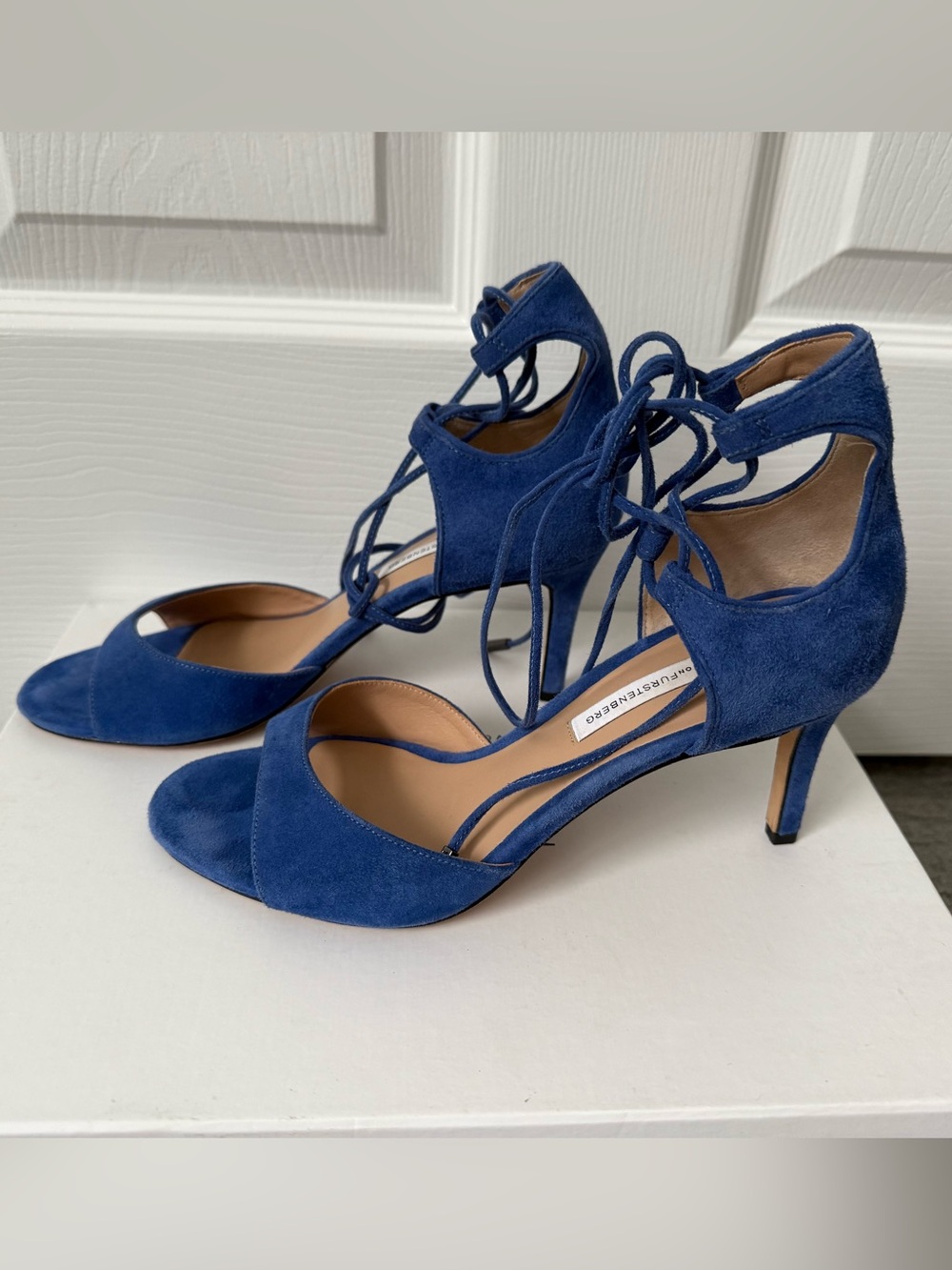 Diane Von Furstenberg Blue Suede Remini Ankle Wrap Sandals Sz 7 (37)